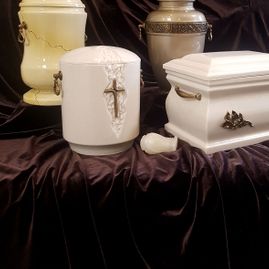 Kremavimo paslaugos, kremavimo urnos